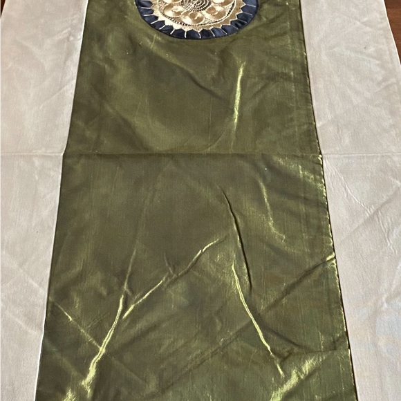 Table runner - Picture 2 of 5